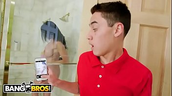 BANGBROS – Juan El Caballo Loco Spies On His MILF Stepmom In Shower