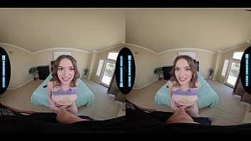 “Do I Give Better Head Than Your Girlfriend?” Finally Fucking Stepsis in VR